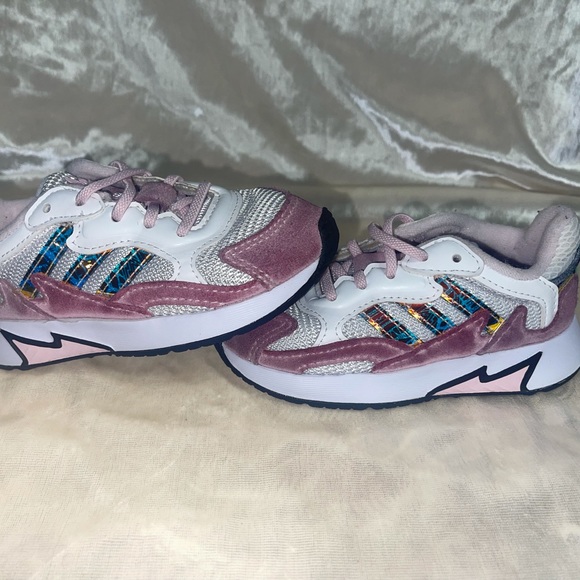 Toddler shoes size 6 and 7 very good conditions per free smoke free home - Picture 5 of 16